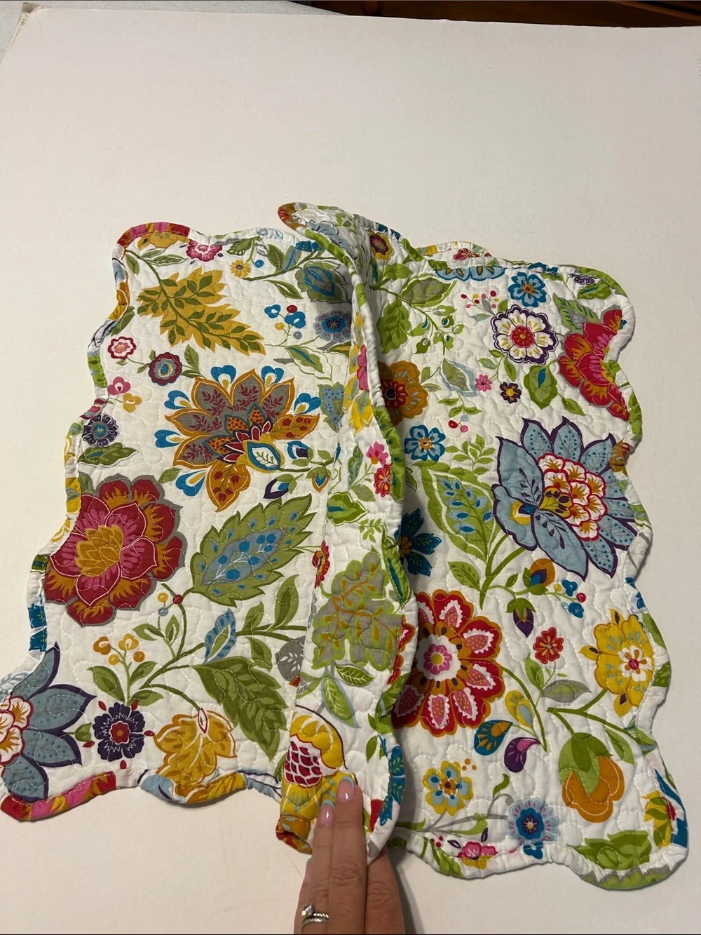 Greenland Home Astoria Placemat Set of 2 White Floral Quilted Scalloped White